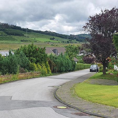 Ferienwohnungen Am Finkenweg Bestwig Exterior foto