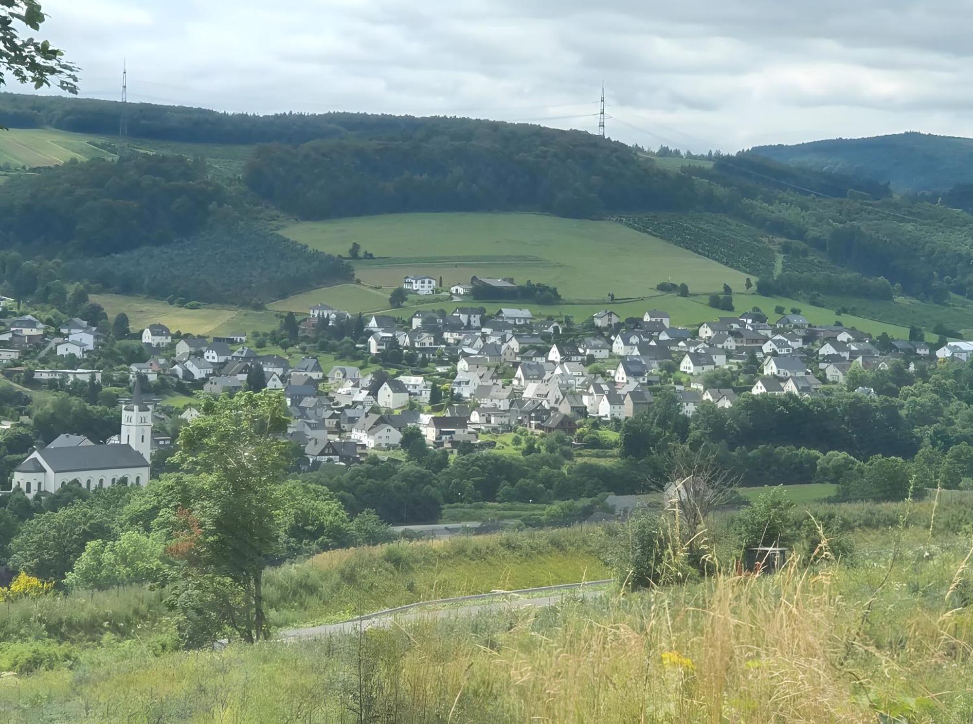 Ferienwohnungen Am Finkenweg Bestwig Exterior foto